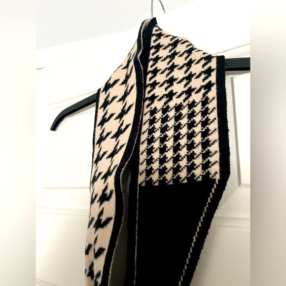 Brand new Japan double sided scarf - Picture 4 of 4